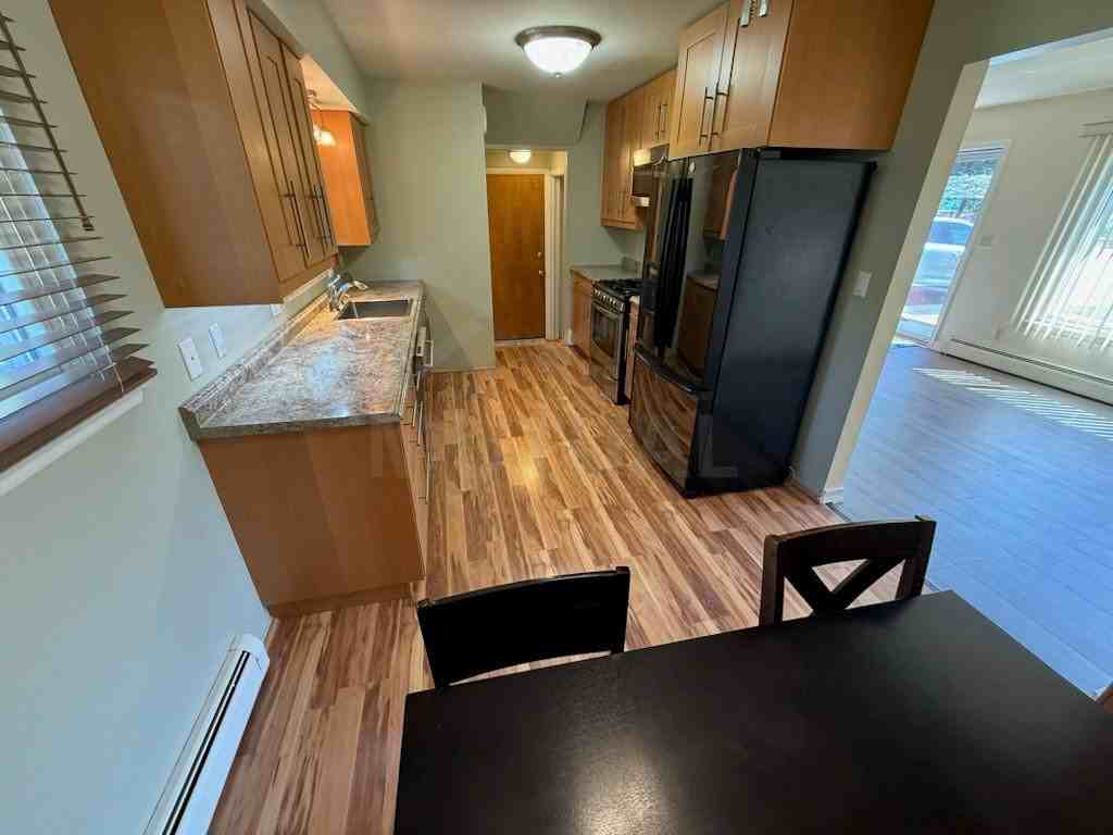 23237 Tulane Ave - Photo 6 of 8