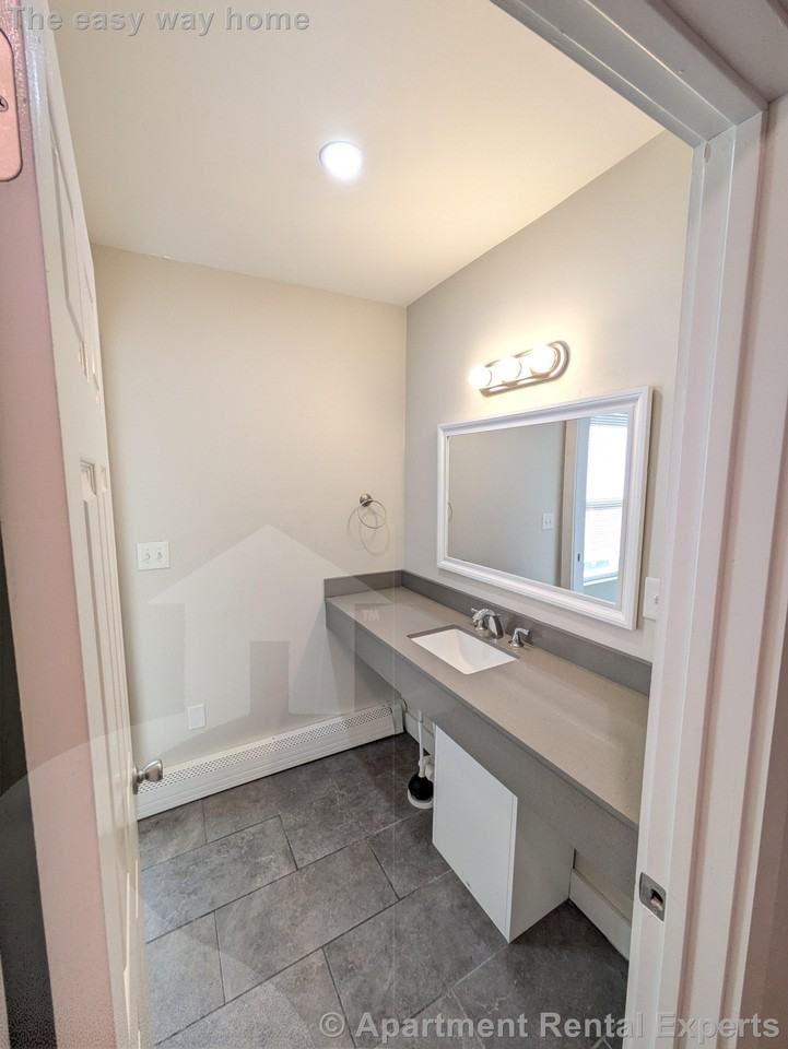 21 Medford St #2 - Photo 4 of 15