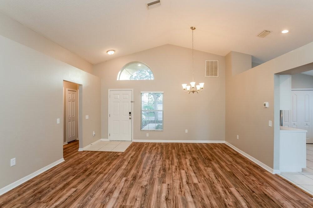 1010 Cristelle Jean Dr - Photo 3 of 16