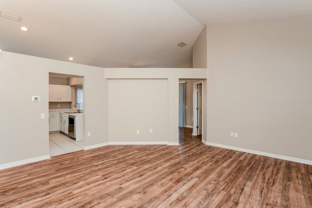 1010 Cristelle Jean Dr - Photo 4 of 16