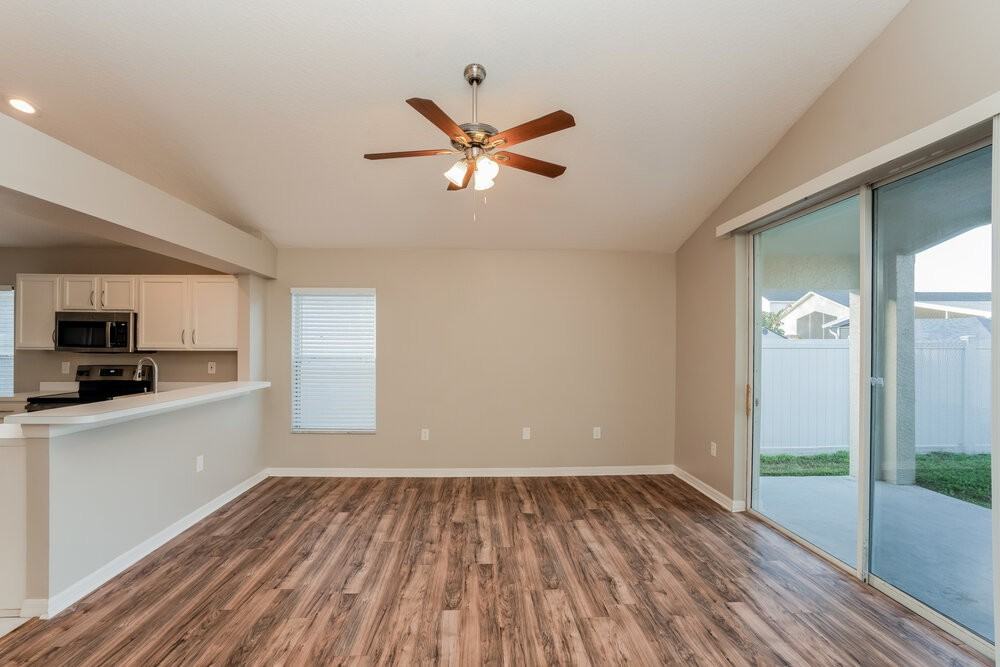 1010 Cristelle Jean Dr - Photo 6 of 16