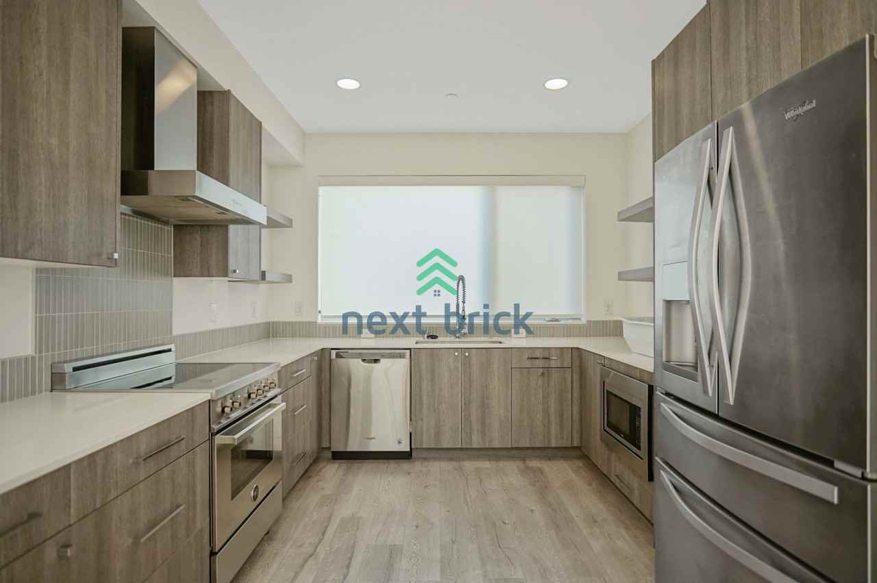 4731 35th Ave S - Photo 4 of 24