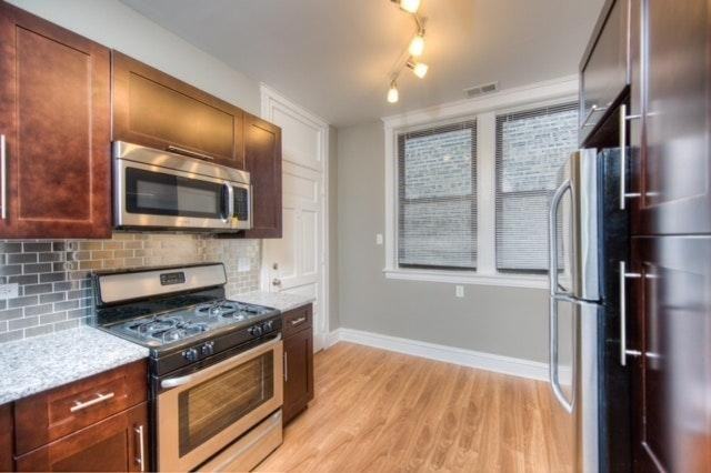 1211 W Catalpa Ave #3 - Photo 2 of 9
