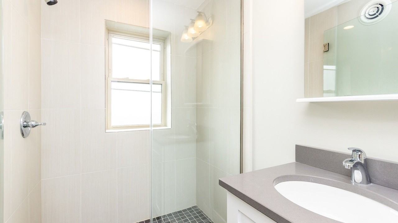 2341 W Ainslie St #1 - Photo 7 of 7