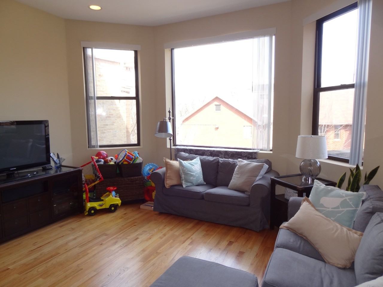 2151 W Evergreen Ave #302 - Photo 3 of 14