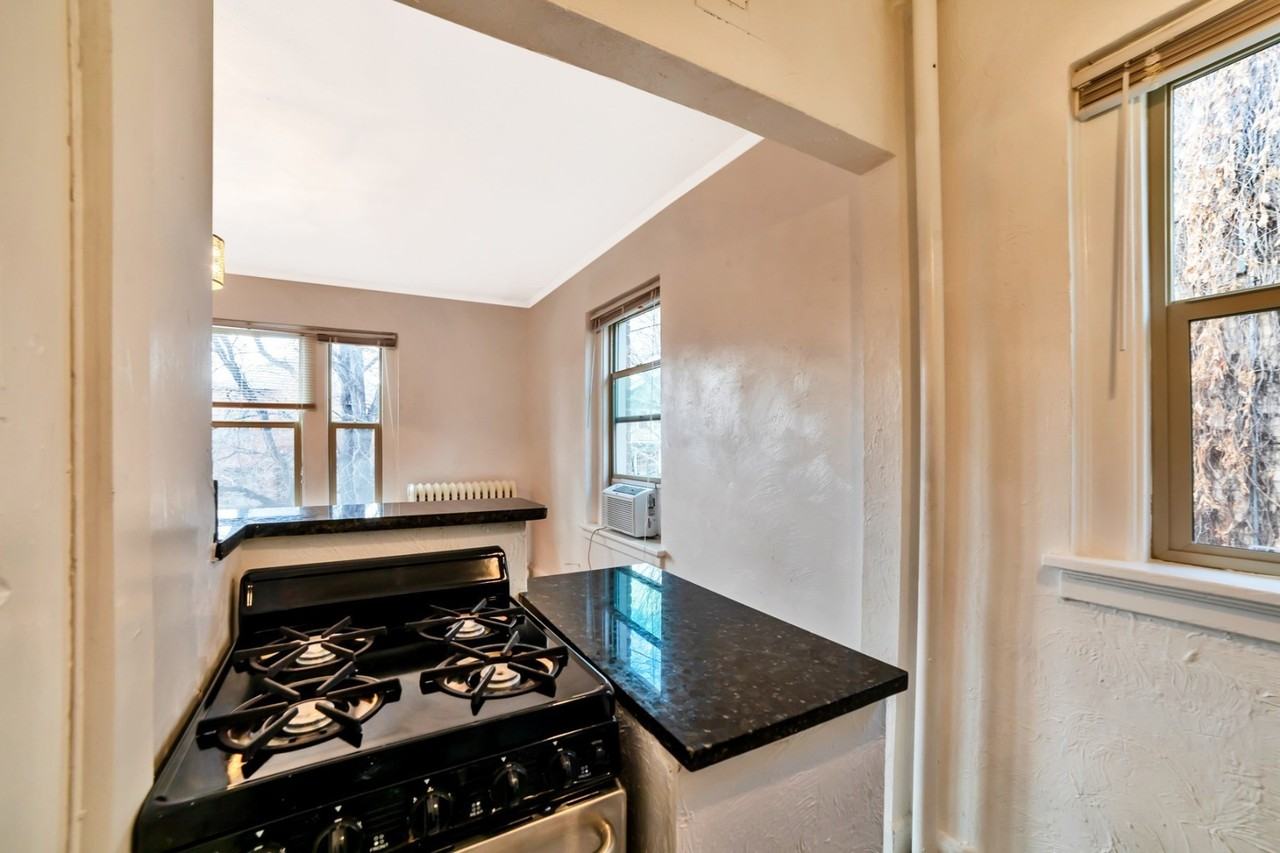 1226 N Marion St #7 - Photo 2 of 12
