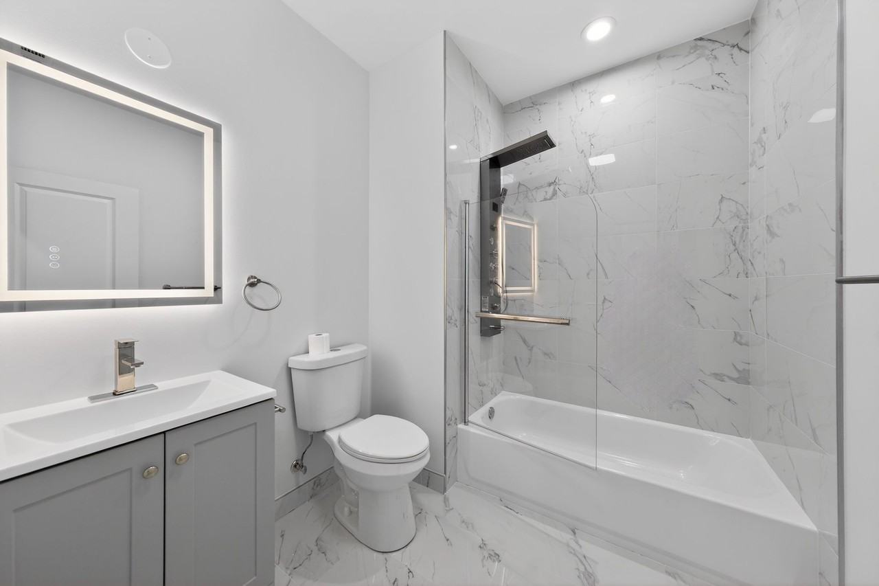 328 North Lockwood Avenue - Photo 6 of 12