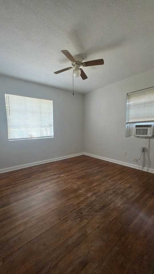 903 7th Ave Apt A - Photo 4 of 8