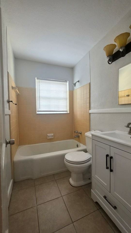 903 7th Ave Apt A - Photo 5 of 8