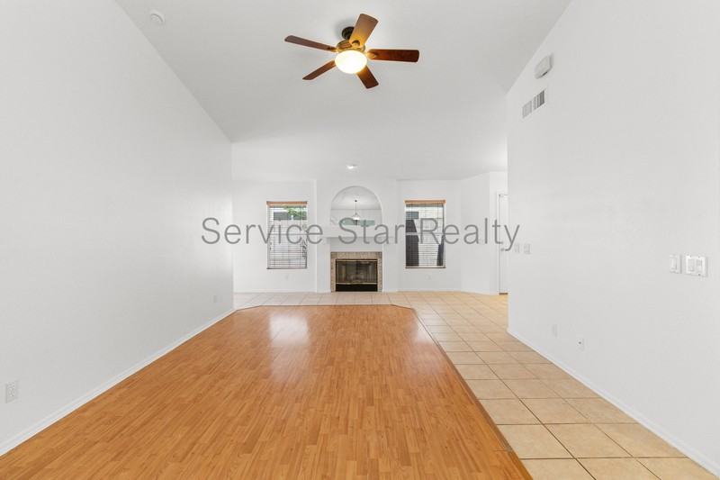 3039 E Hononegh Dr - Photo 7 of 23