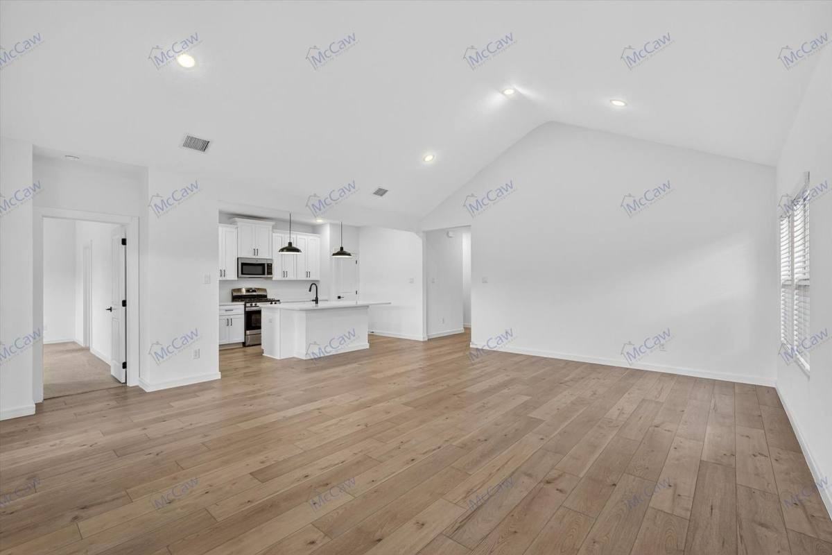 2516 Tahoe Dr - Photo 3 of 10