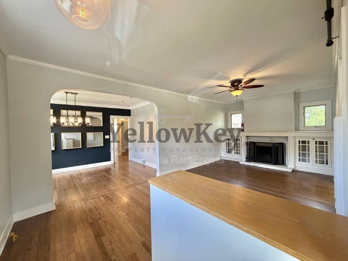 376 Hill Ave - Photo 2 of 10