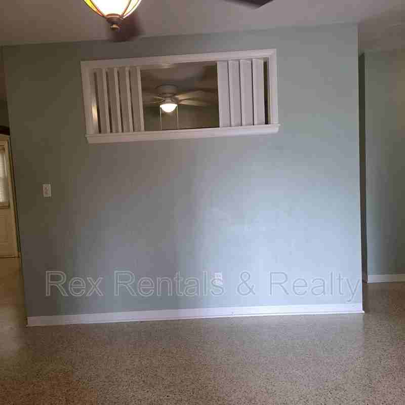 3229 30th St N - Photo 3 of 12