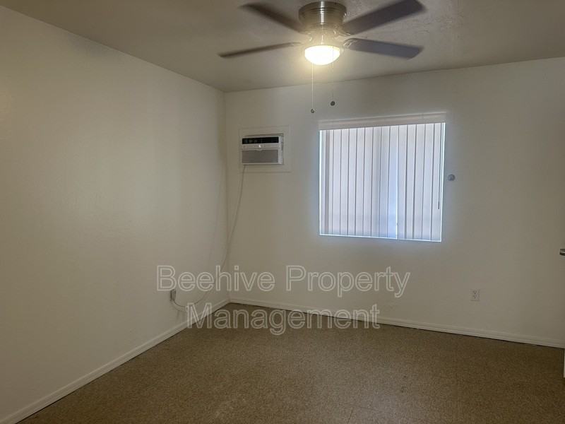 1102 E Polk St #2 - Photo 5 of 6