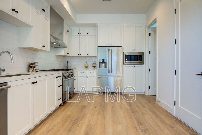 6018 Comey Ave - Photo 3 of 24