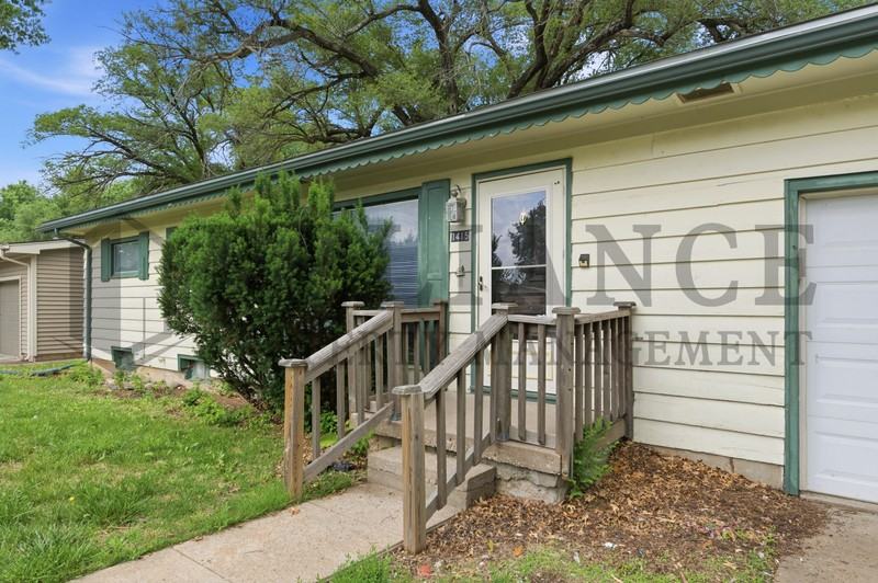 1415 N Prairie Ln - Photo 2 of 44