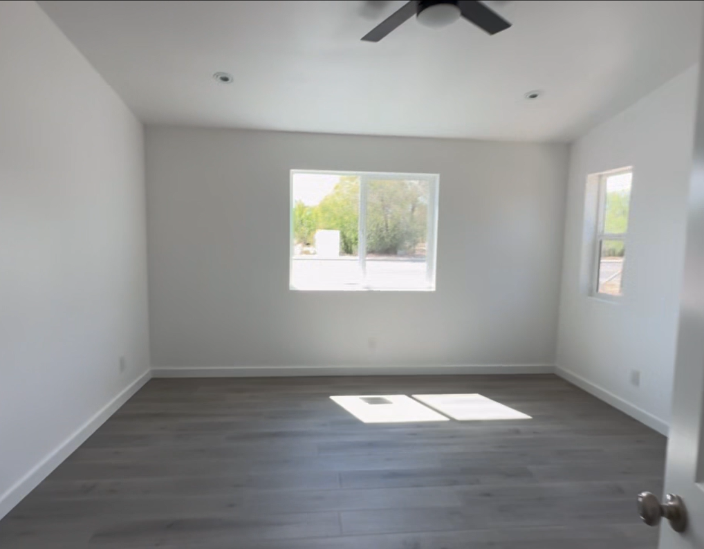 705 N Railroad Ave - Photo 3 of 5
