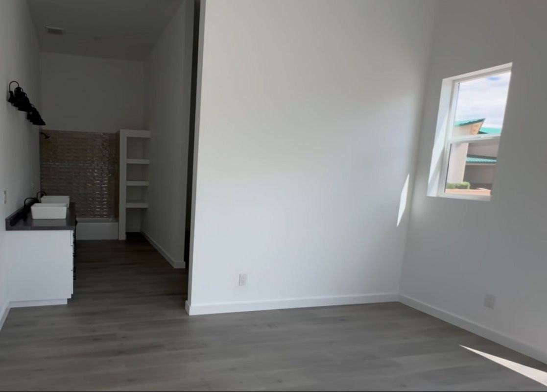 705 N Railroad Ave - Photo 5 of 5