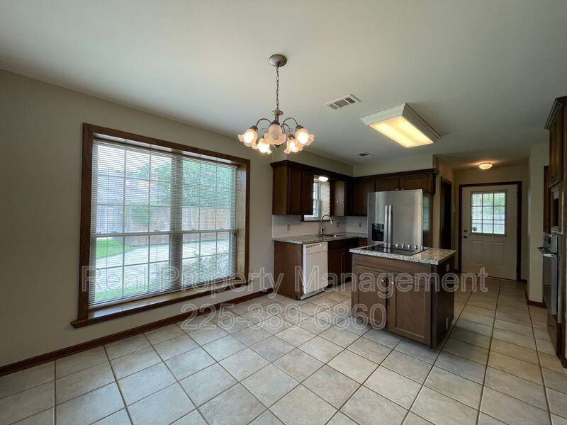 2422 Riverside Dr - Photo 2 of 29