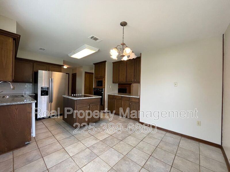 2422 Riverside Dr - Photo 3 of 29