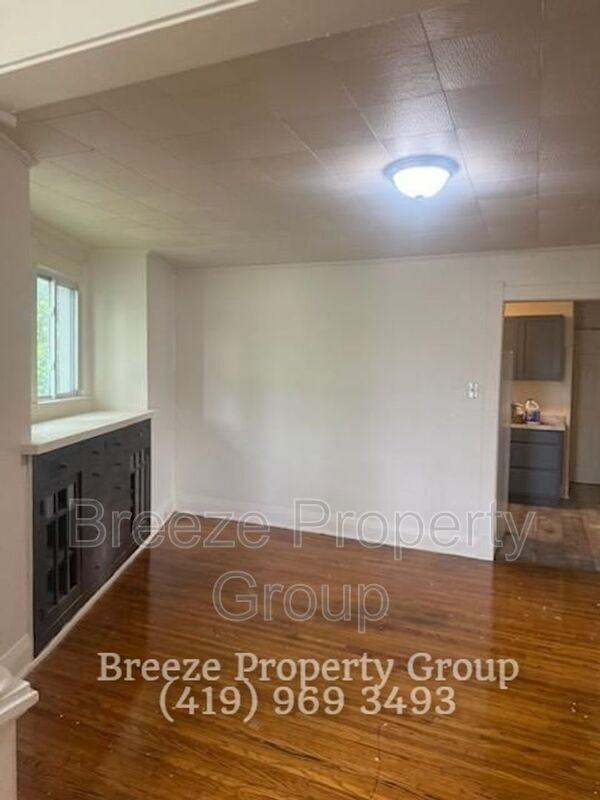 228 Langdon St - Photo 2 of 16