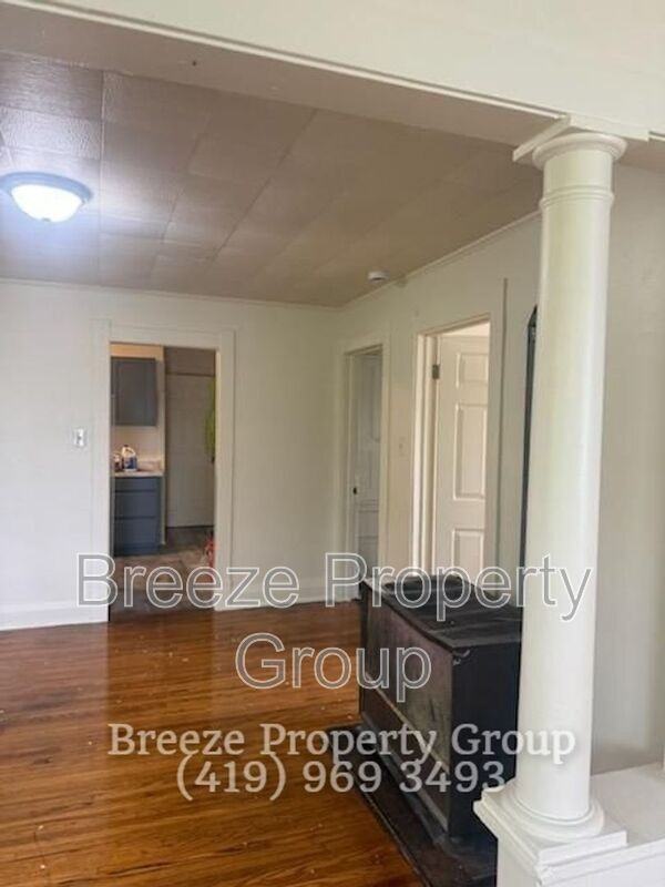228 Langdon St - Photo 3 of 16