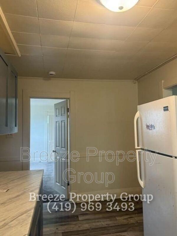 228 Langdon St - Photo 5 of 16