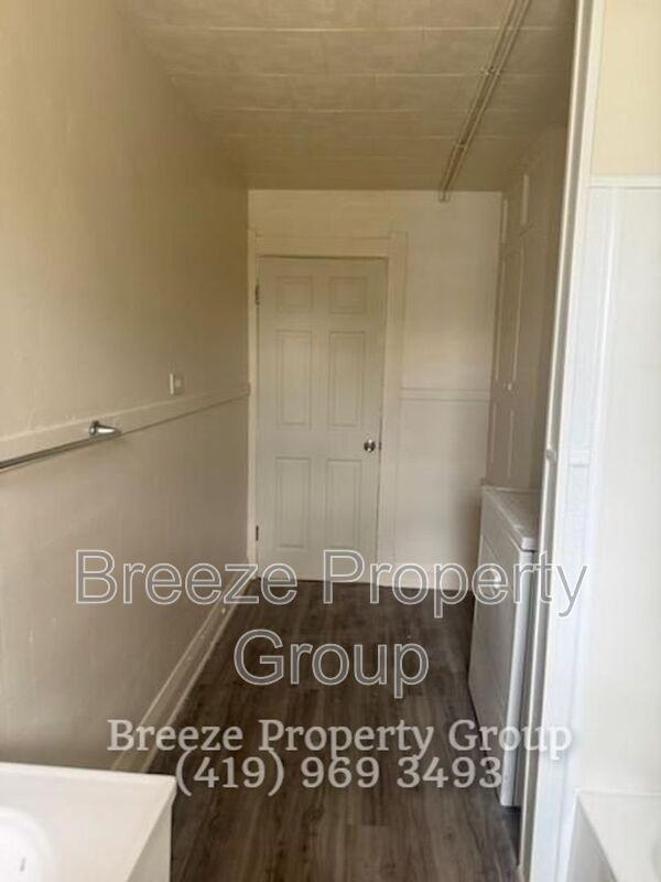 228 Langdon St - Photo 7 of 16