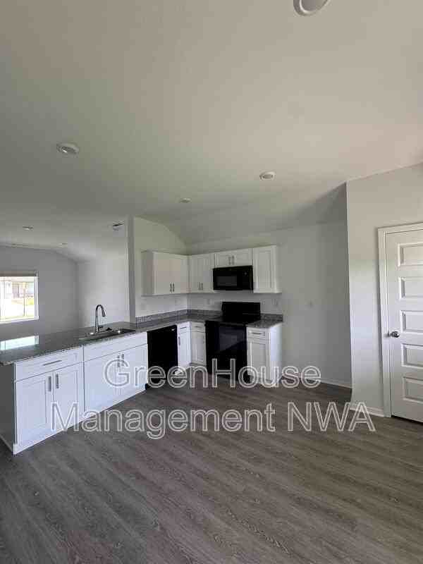 2637 E Gila Way - Photo 7 of 29
