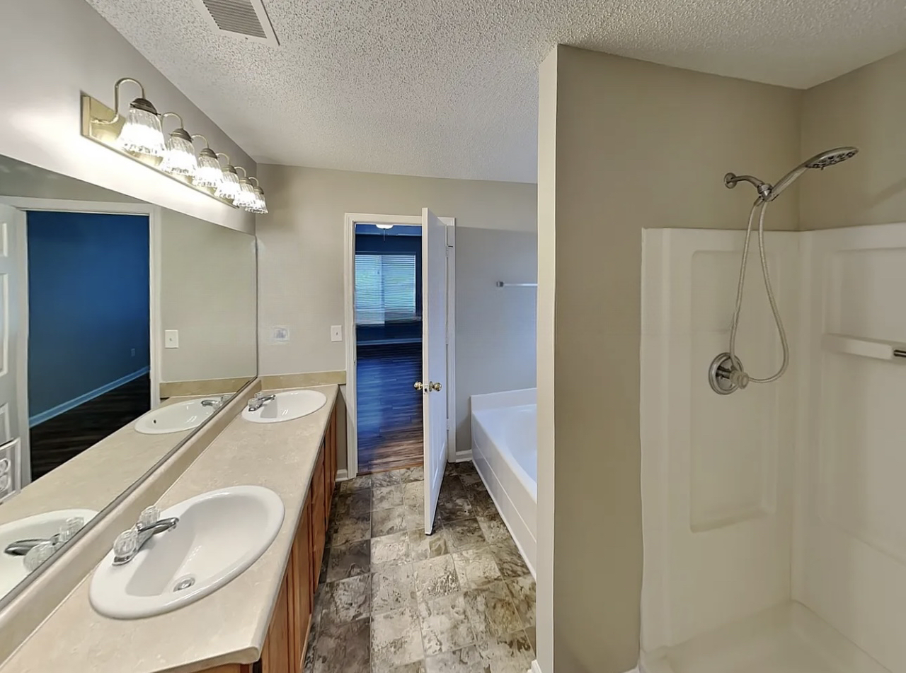 1358 Crestridge Ln - Photo 5 of 6