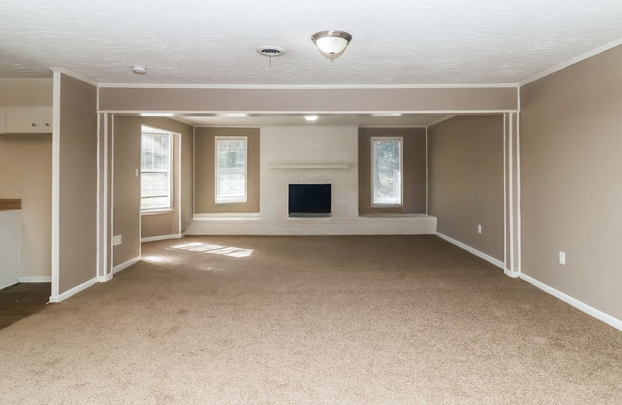 956 Briarwood Dr - Photo 2 of 6