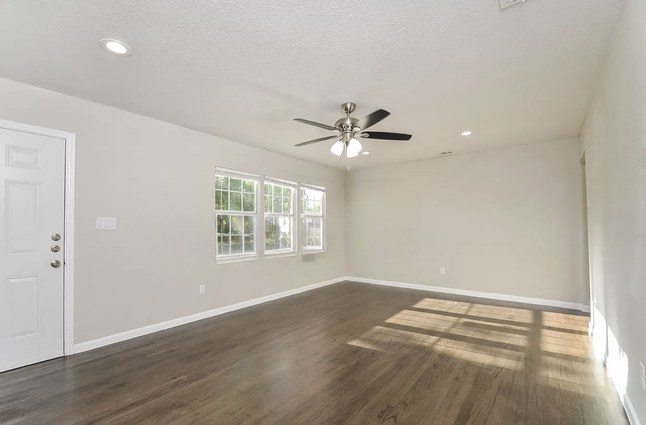 326 Marachino Dr - Photo 3 of 6