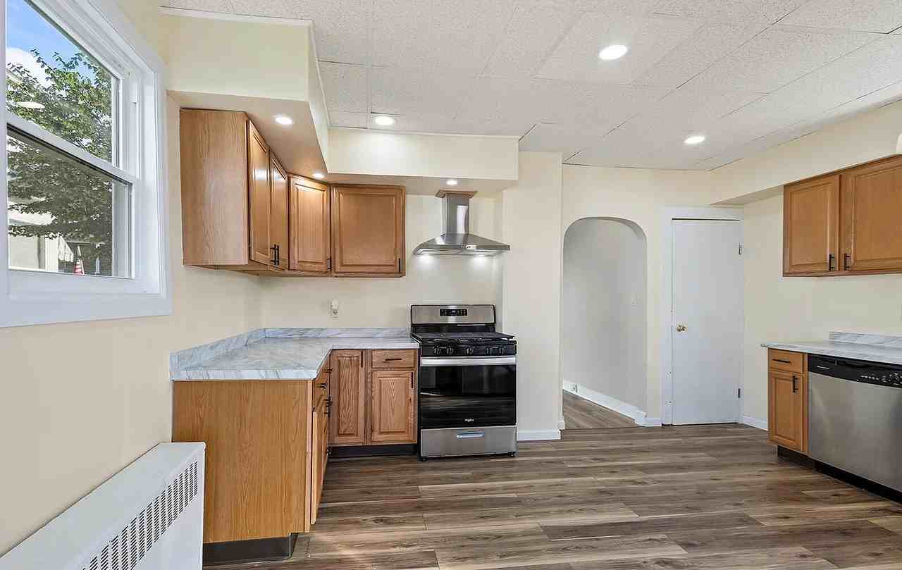 1324 Dartmouth St - Photo 4 of 14