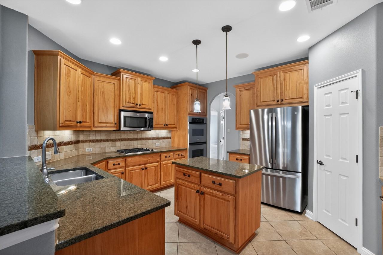 2908 Cortes Ct - Photo 4 of 15