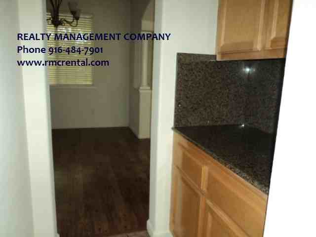 271 Vista Cove Cir - Photo 5 of 38