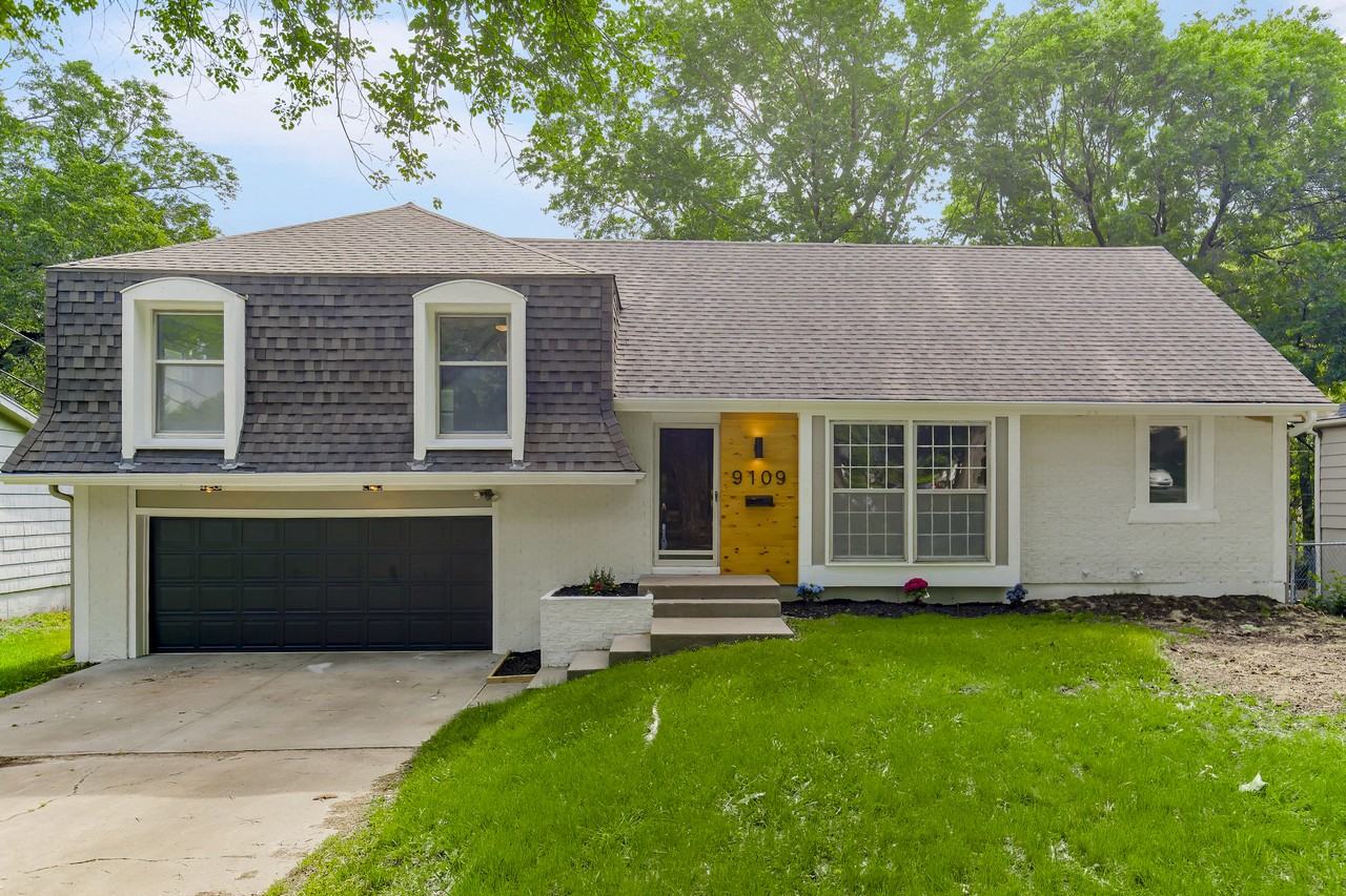 9109 Goddard St - Photo 2 of 40