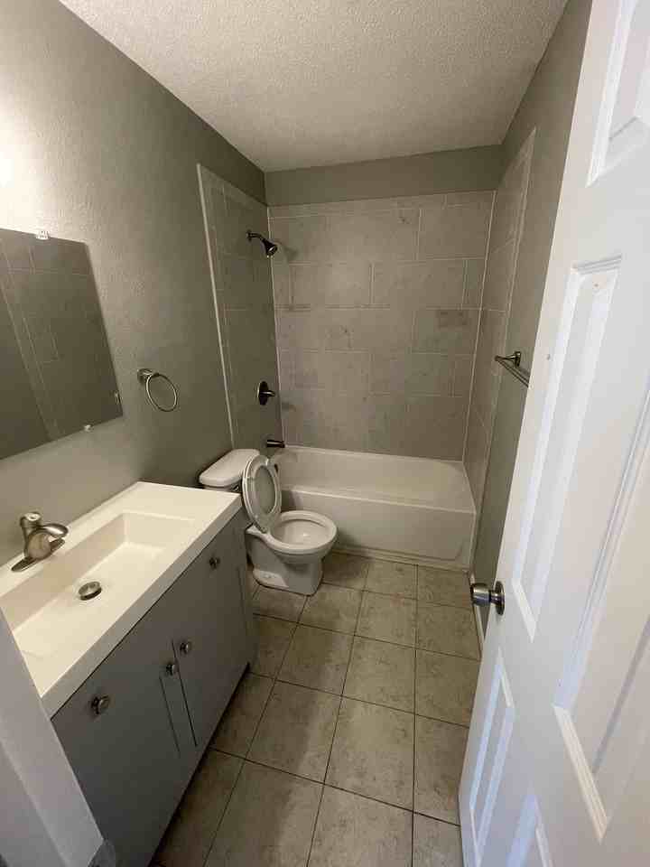 13911 19th St #1 - Photo 7 of 8