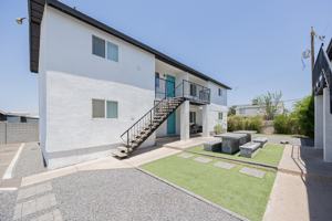 featured image of 719 N 12th Ave