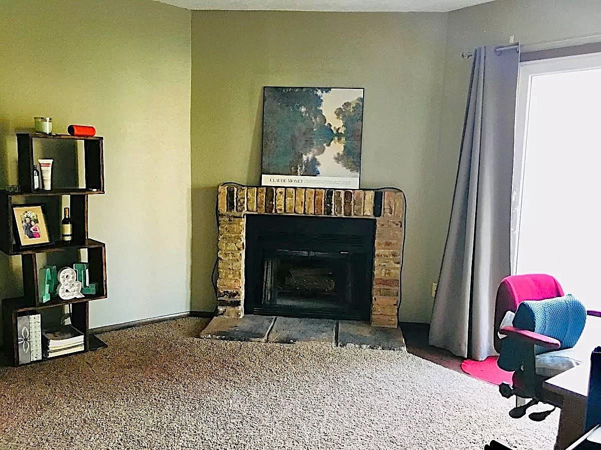 1074 Regency Dr - Photo 3 of 12