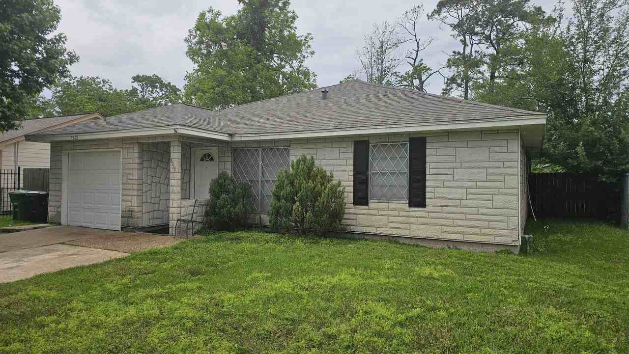 7325 Boggess Rd - Photo 2 of 19