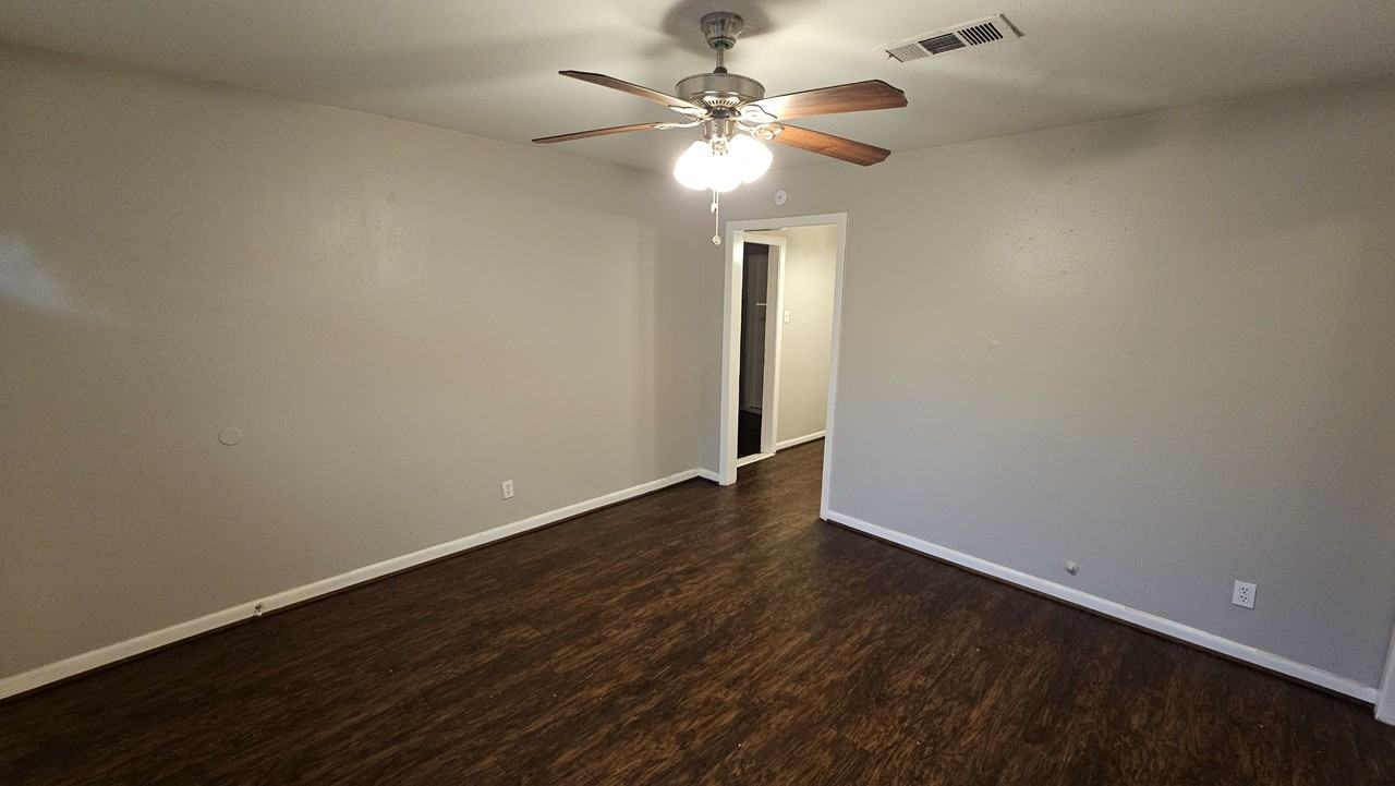 7325 Boggess Rd - Photo 6 of 19