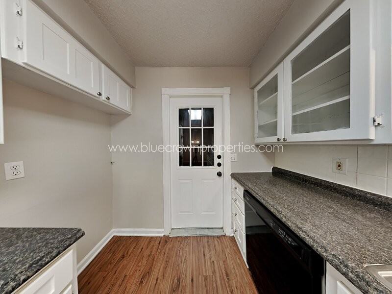 900 Cannon Dr - Photo 5 of 16