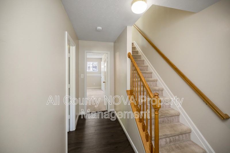 610 Kensington Dr - Photo 4 of 37