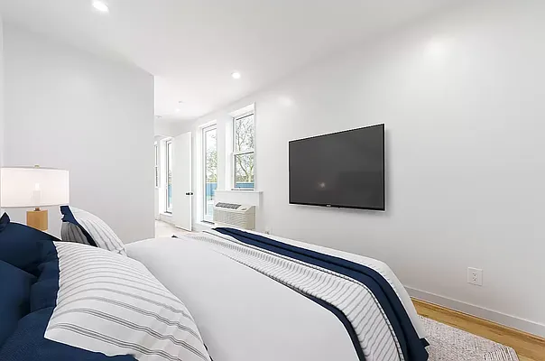 44 Euclid Ave - Photo 5 of 9