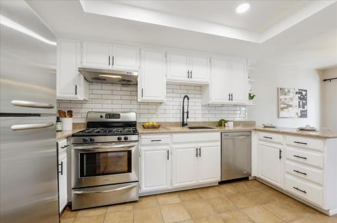 775 Chestnut St - Photo 5 of 23