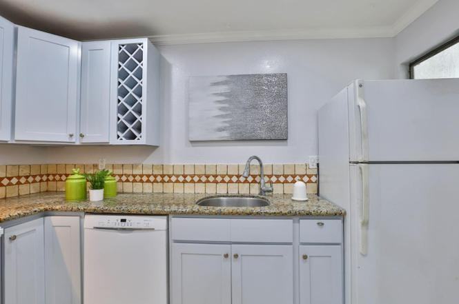 1055 N Capitol Ave - Photo 3 of 29