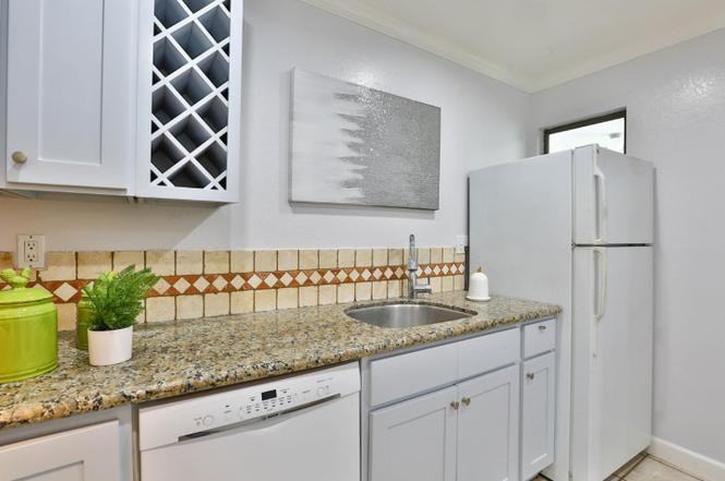 1055 N Capitol Ave - Photo 4 of 29