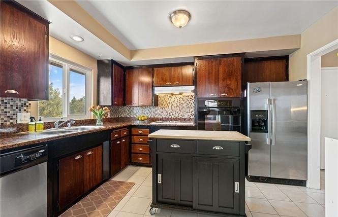 1360 Shadow Ln - Photo 4 of 20