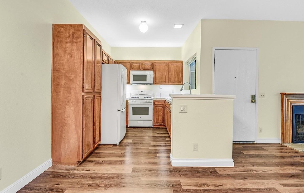 3443 Pepperwood Ter - Photo 6 of 32
