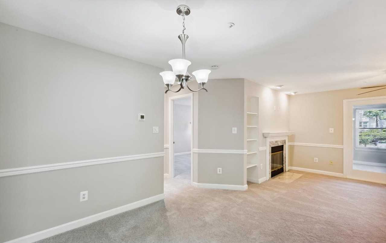 3317 Sir Thomas Dr - Photo 5 of 31
